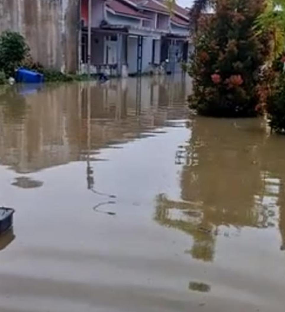 Turut Prihatin dan Salurkan Bantuan untuk Korban Banjir dan Longsor